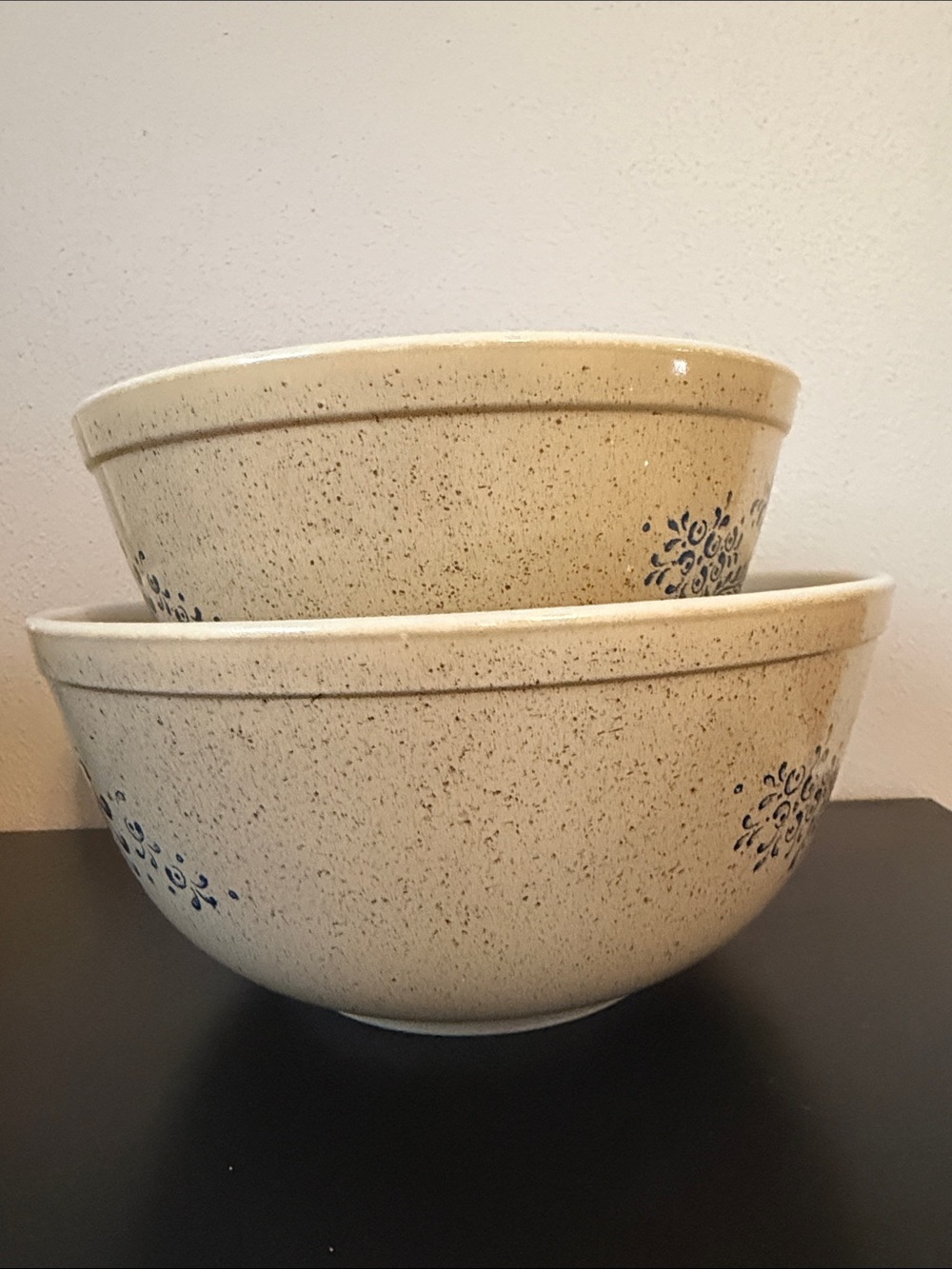 Vintage Pyrex Homestead pattern nesting bowls 402 & 403 - Picture 4 of 10